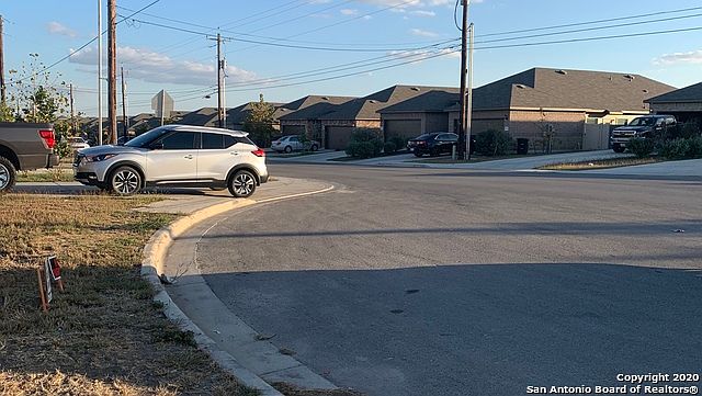 2nd image of 2523 Pahmeyer Rd