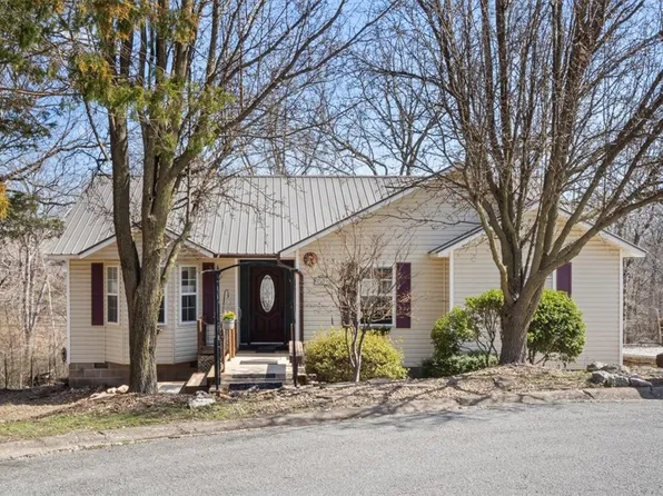 3029 Summit Dr, Siloam Springs, AR 72761