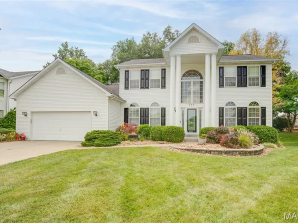 249 E Governor Pl, Saint Charles, MO 63301