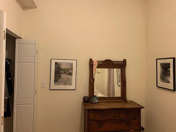 5th image of 906 N Wood St #1R