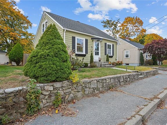 3rd image of 68 Dean Ave