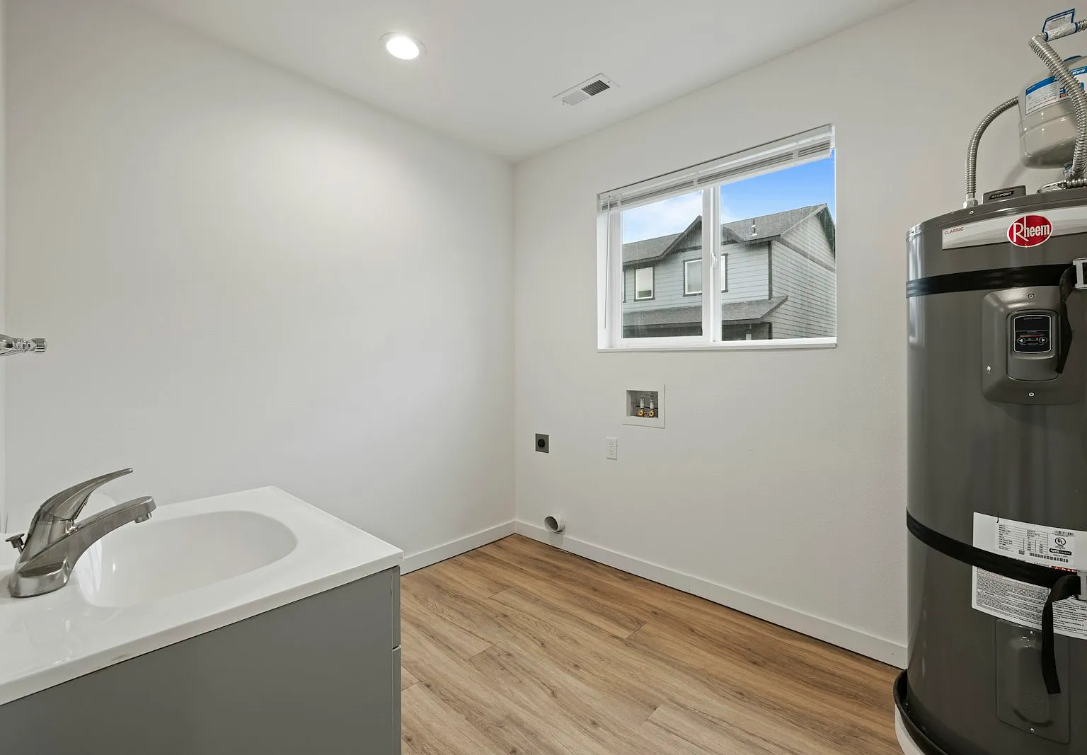2631 West Marina Drive, Unit 6 — Photo 2