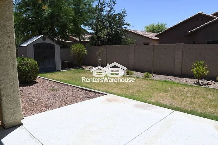 10827 W Cottontail Ln — Photo 11
