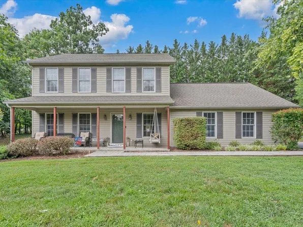239 Pin Oak Dr, Blue Ridge, VA 24064