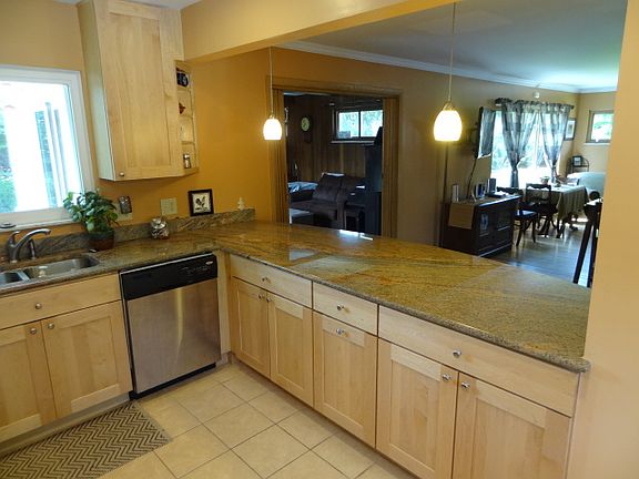3rd image of 3465 Kirkham Rd