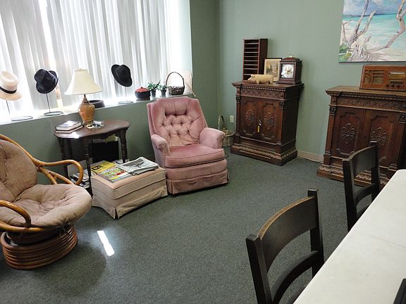 Storefront/Studio Apt LR