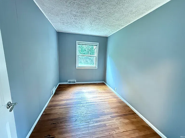 514 S Eastside Dr — Photo 11