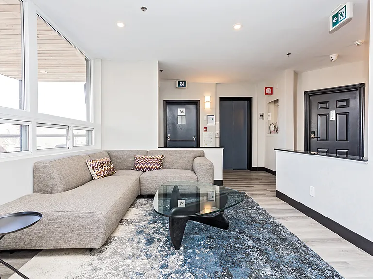 330 McLeod St — Photo 8