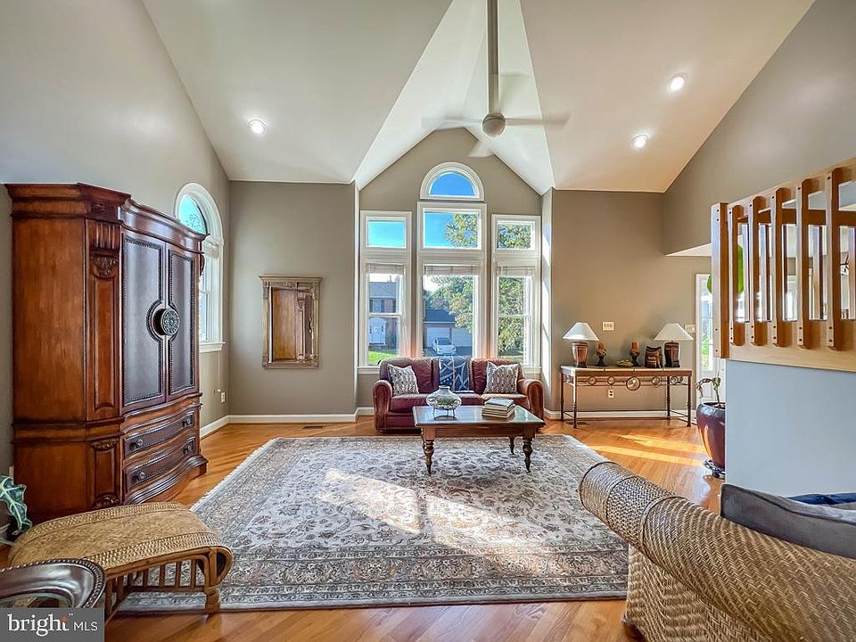 49 Gunning Ln, Langhorne, PA 19047 Zillow