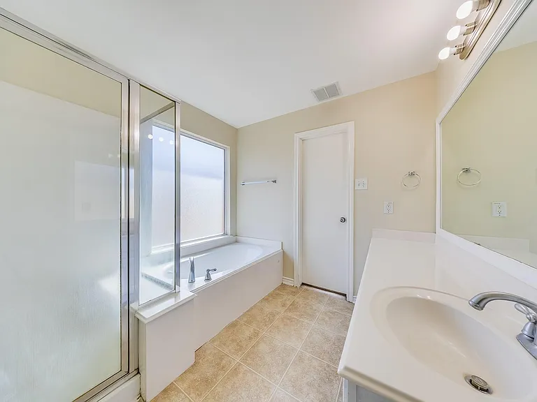 20003 Rustic Lake Ln — Photo 10
