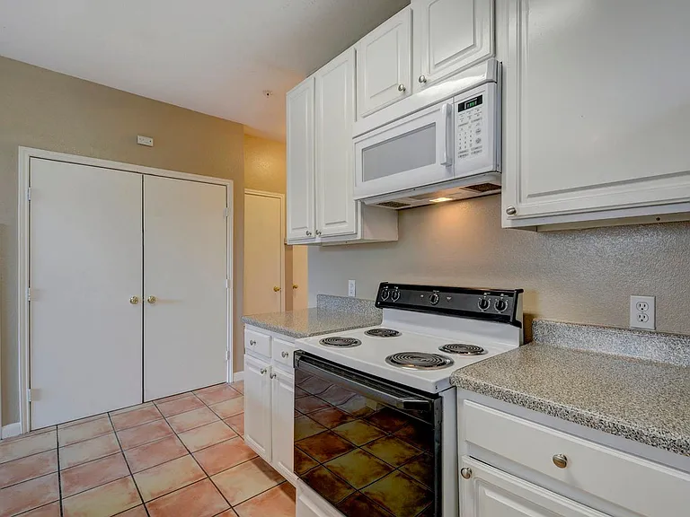 2405 Leon St #101-203 — Photo 23