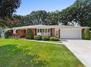 1664 Mac Arthur St, Green Bay, WI 54301