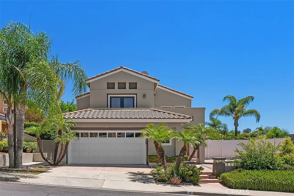 4 bed, 2733 sqft, $6,000 — Photo 1