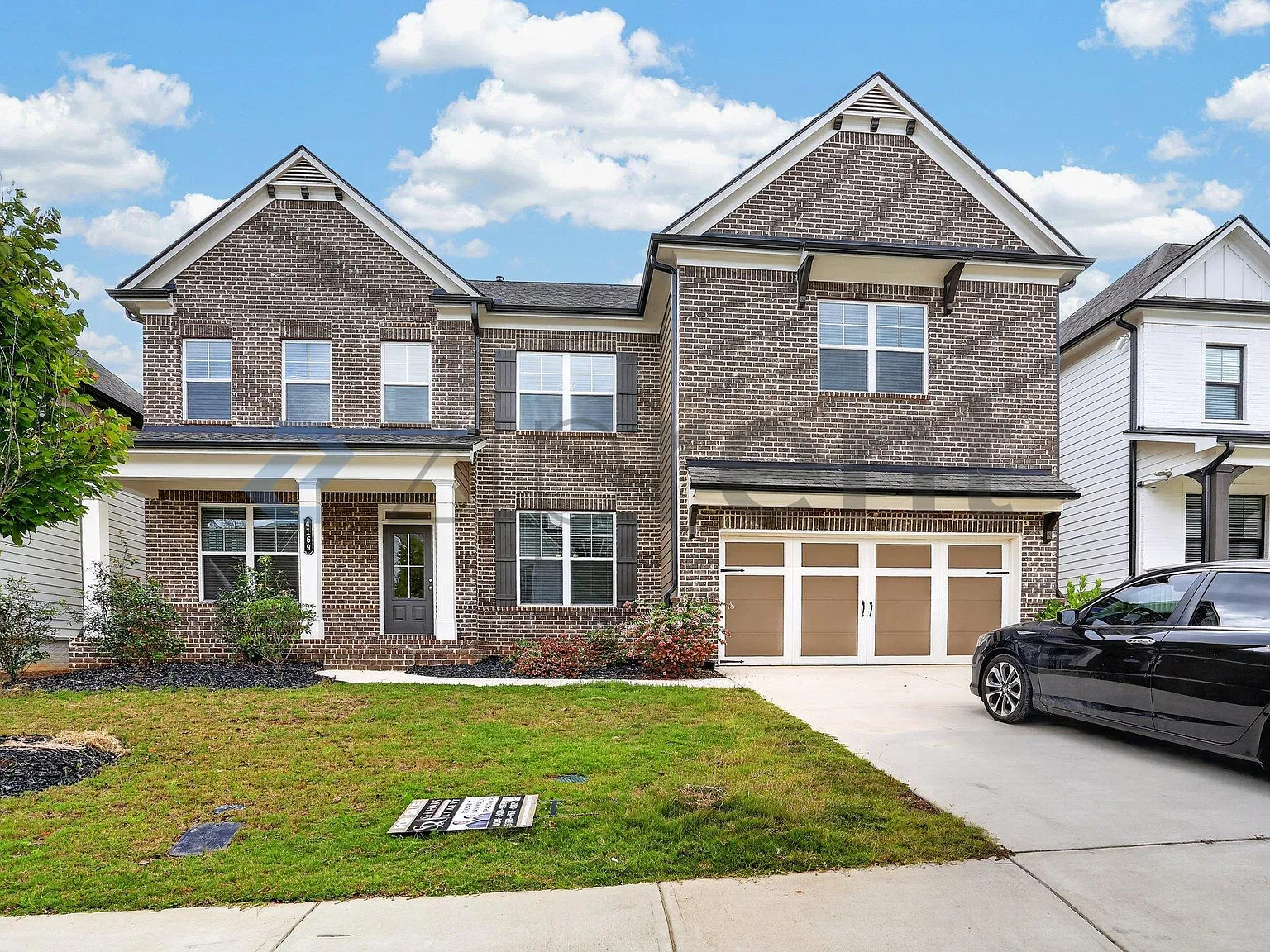 5 bed, 3860 sqft, $3,500 — Photo 1