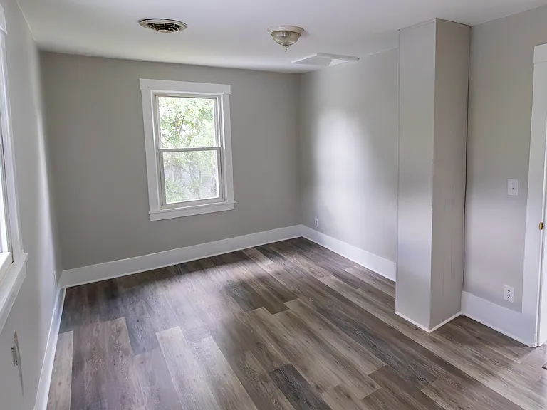 46 Saint Clair St — Photo 10