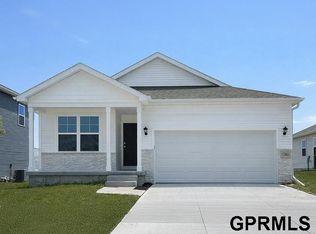 11977 S 114th Ave, Papillion, NE 68046