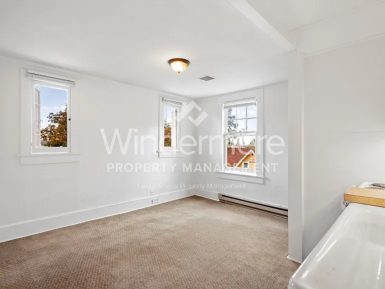 628 S Maple St — Photo 6