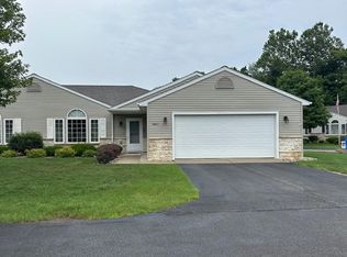 2401 Lakewood Dr, Adrian, MI