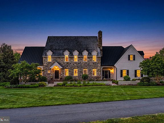 3rd image of 22364 Wilson Meadows Ln
