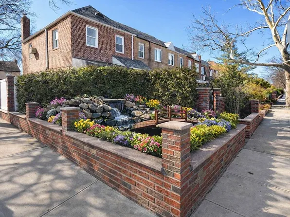 60-82 70th St, Flushing, NY 11378