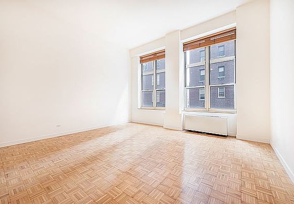 4th image of 120 E 87th St #P6-g