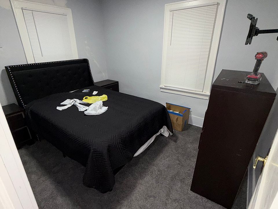 1st image of 1036 Clay St