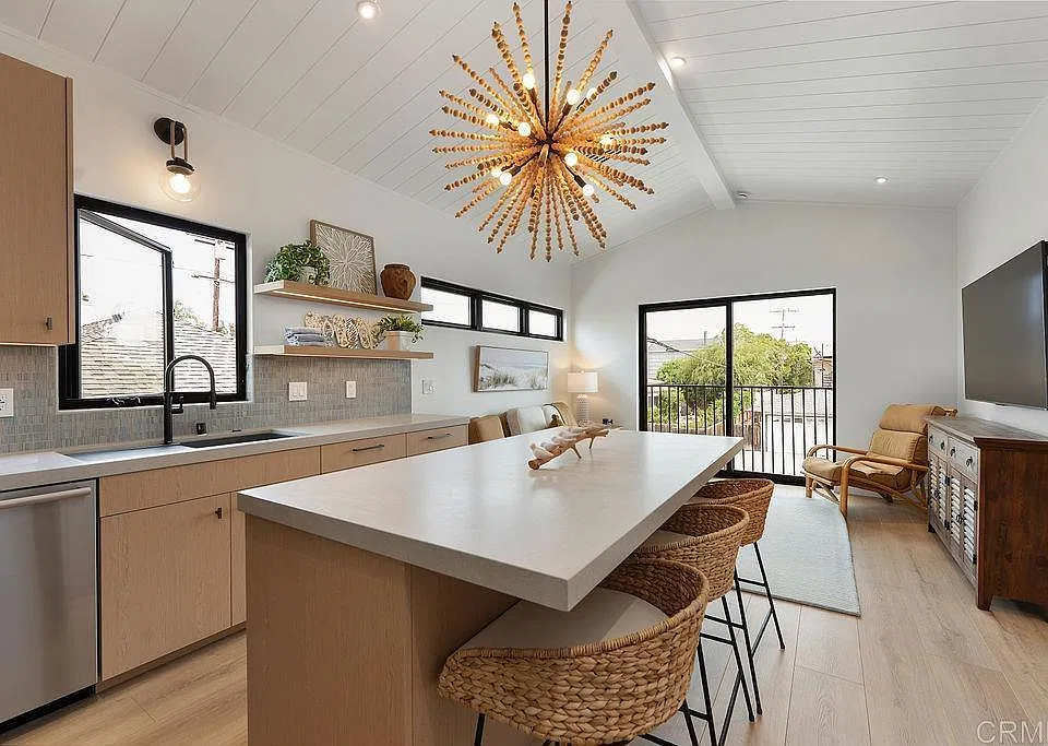3442 Crown Point Dr