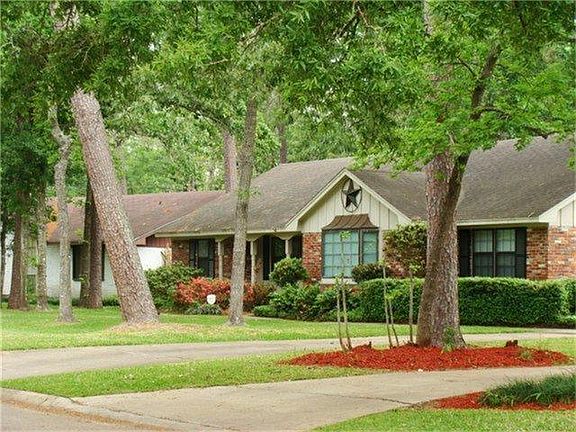 2nd image of 3038 Longwood Ln