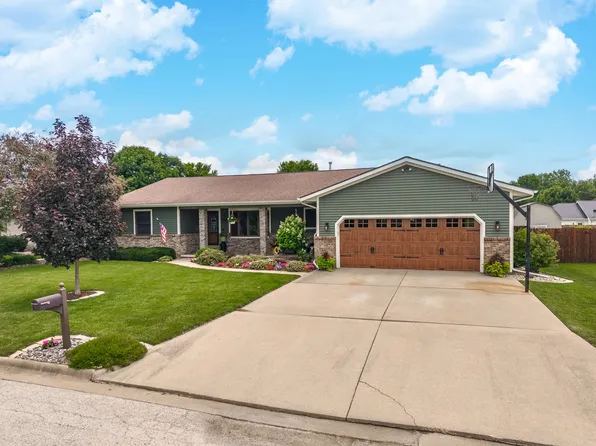 708 N Cherokee Ln, Pontiac, IL 61764