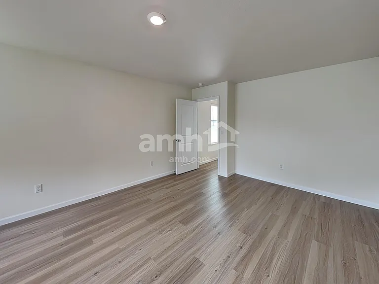 1315 W 15th Ave — Photo 15