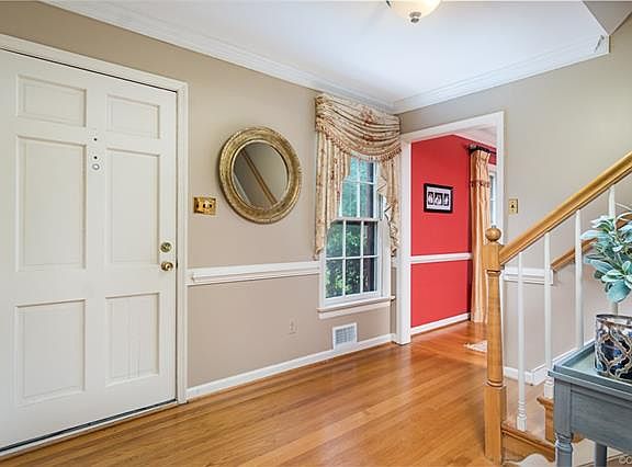 5th image of 2600 Scarsborough Dr