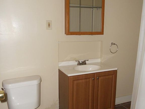 4th image of 197 North St APT B2