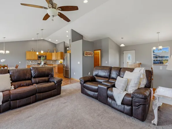 105 Honeycrisp Dr, Beaver Dam, WI 53916