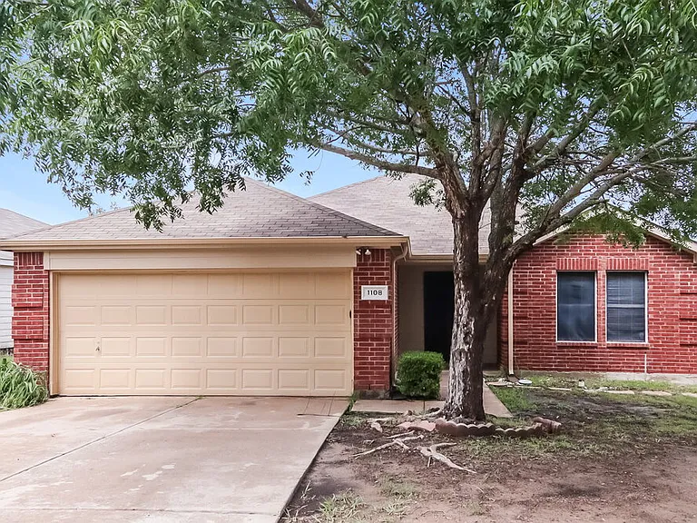 1108 Cumberland Dr — Photo 1