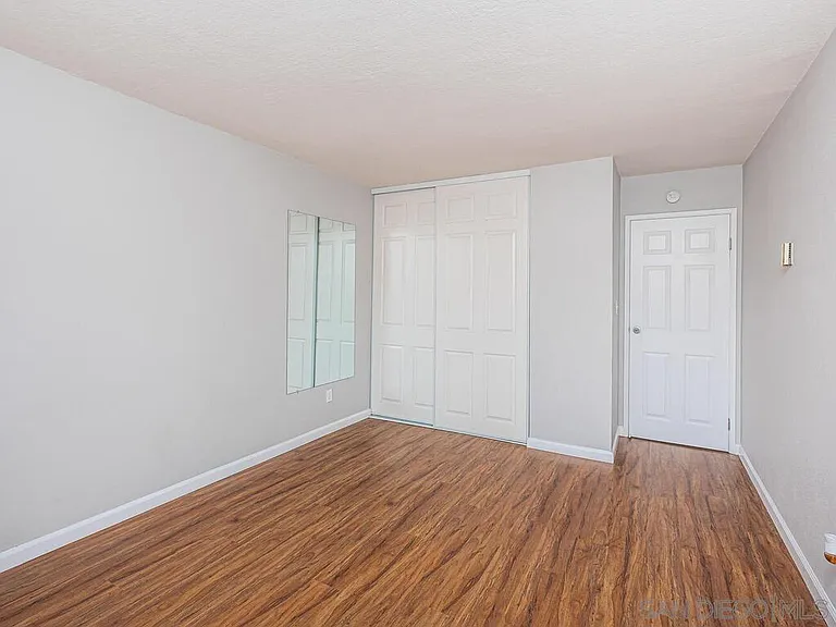 1645 Emerald St #1L — Photo 46