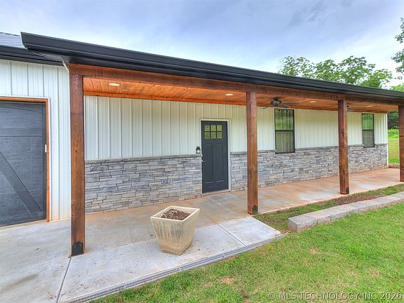 3rd image of 17301 Winding Creek Dr