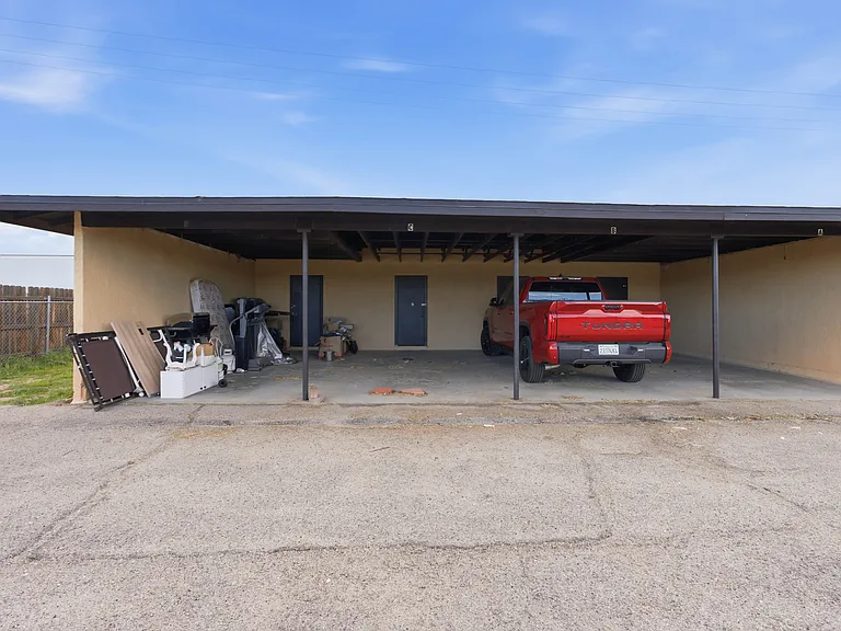 21739 Panoche Rd #C — Photo 4