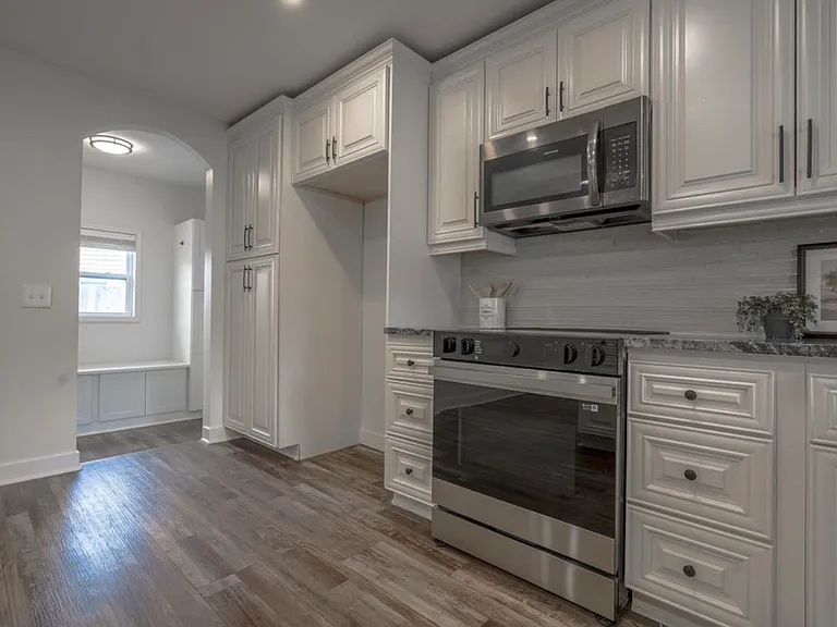 104 N Burr Oak Rd — Photo 9