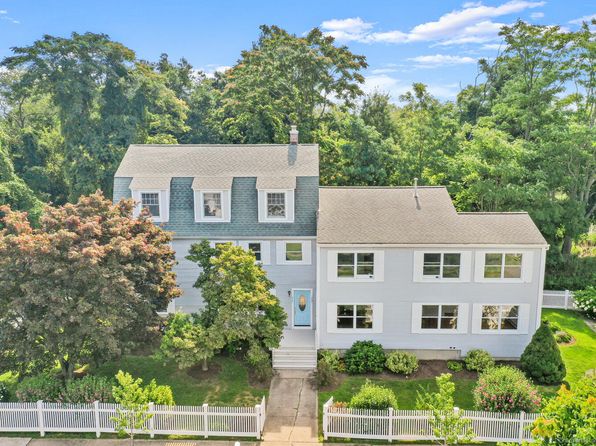 465 Edward St #467