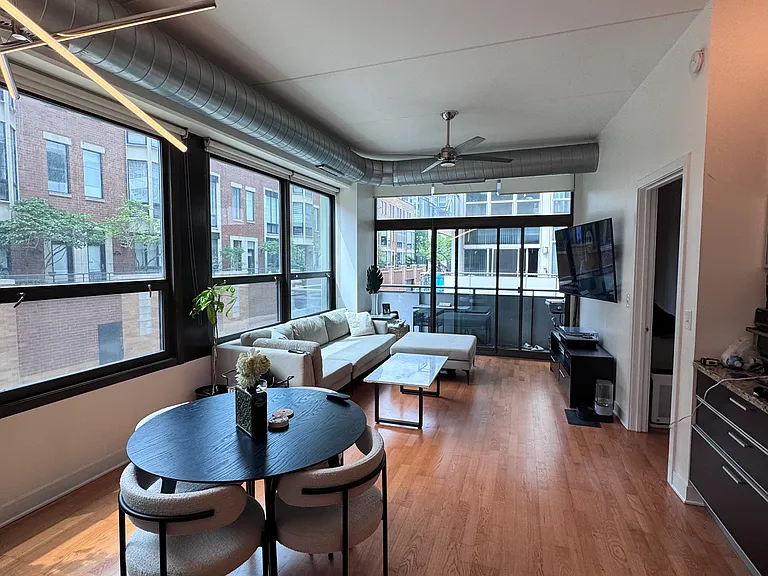 650 W Wayman St #205 — Photo 3