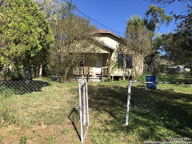 1st image of 804 1st St