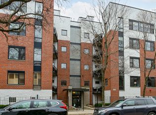 2307 W Wolfram St APT 512, Chicago, IL 60618