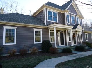 104 Colonial Village Cir, Trumbull, CT 06611