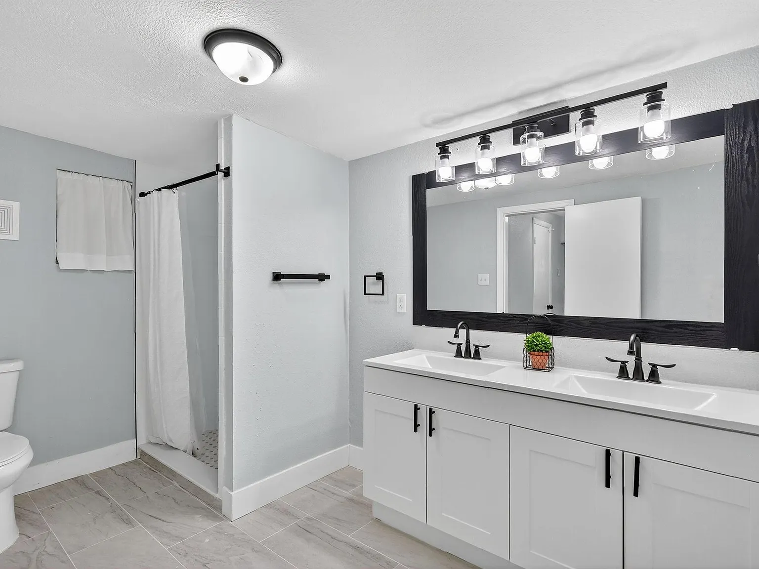 4 bed, 3.0 bath, 1759 sqft, $715 — Photo 4
