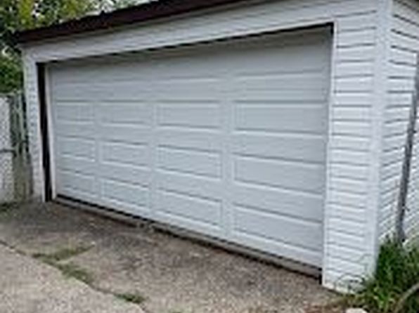 detroit-michigan-88436875 picture