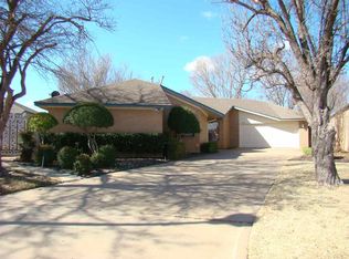 642 NW Waterford Dr, Lawton, OK 73505