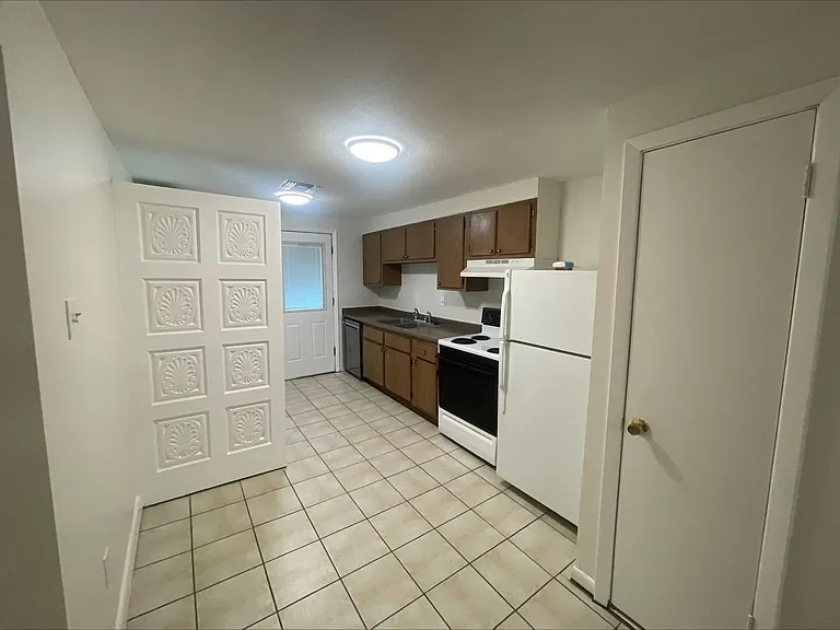 608-04 Houma Blvd — Photo 3