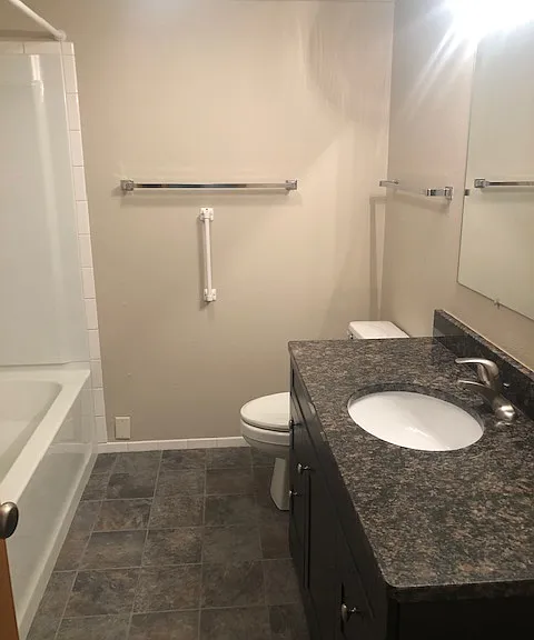 905 1st Ave #2 — Photo 8