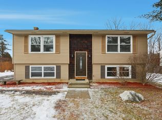 5 Marco Dr, Pittsfield, MA 01201