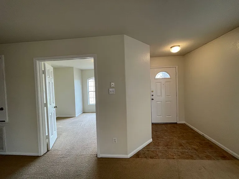 6600 Taree Loop — Photo 6
